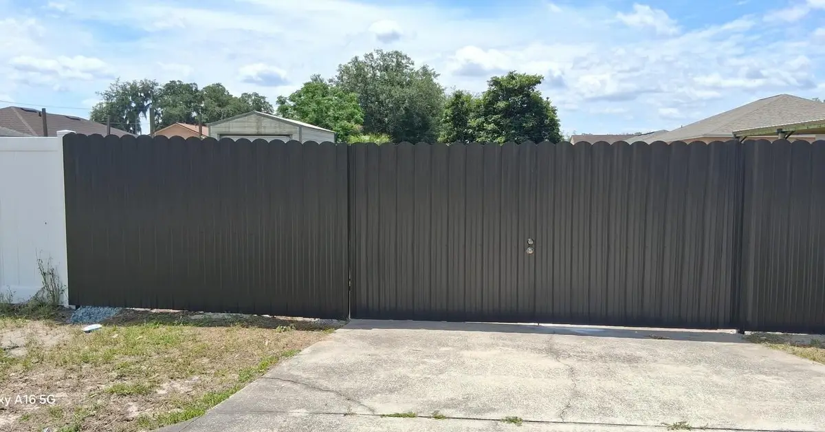 Fence company Tampa, FL — privacy fence installation